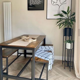 Jedálenské lavice do kuchyne, jedálne alebo na terasu sú spojením jednoduchosti a praktickosti 🤎🍽 ✔️ nezaberú veľa...