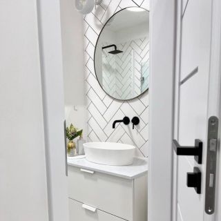 Biela farba je pre kúpeľňu ako stvorená 🤍 symbolizuje čistotu a eleganciu 💧je upokojujúca a predovšetkým nadčasová 🕊 Či už...